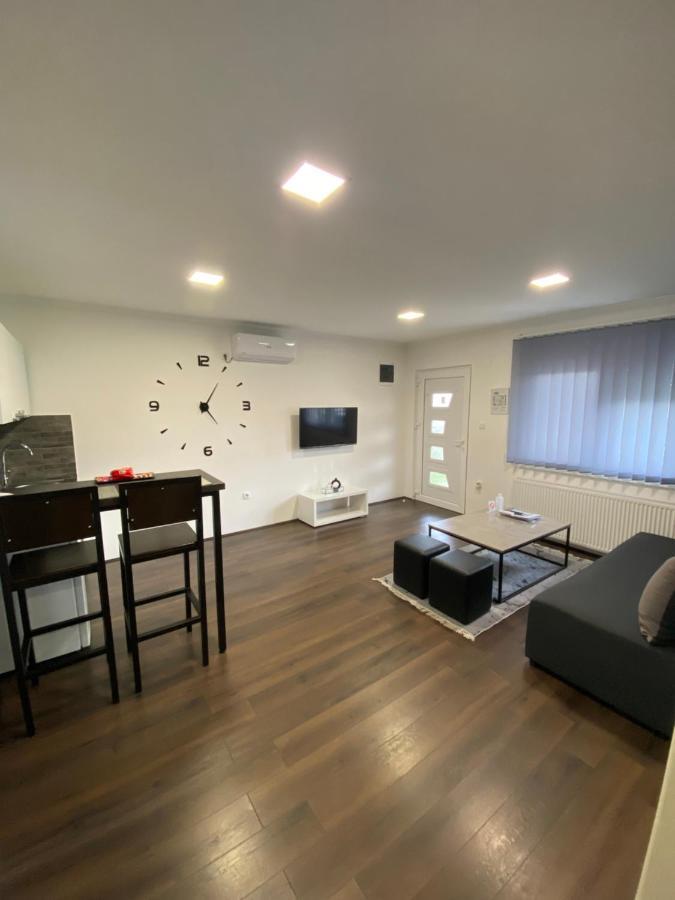 Apartmani Mira 팔릭 외부 사진